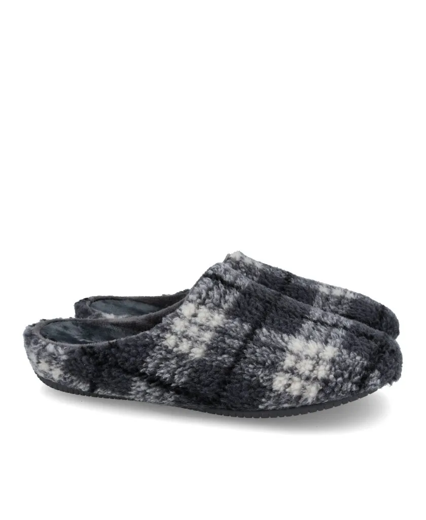 Comfortable house slippers Garzón 16300.381