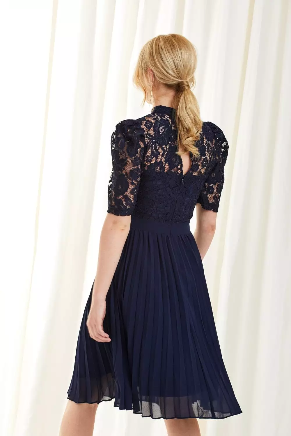 Double Second Pleated Lace Dress