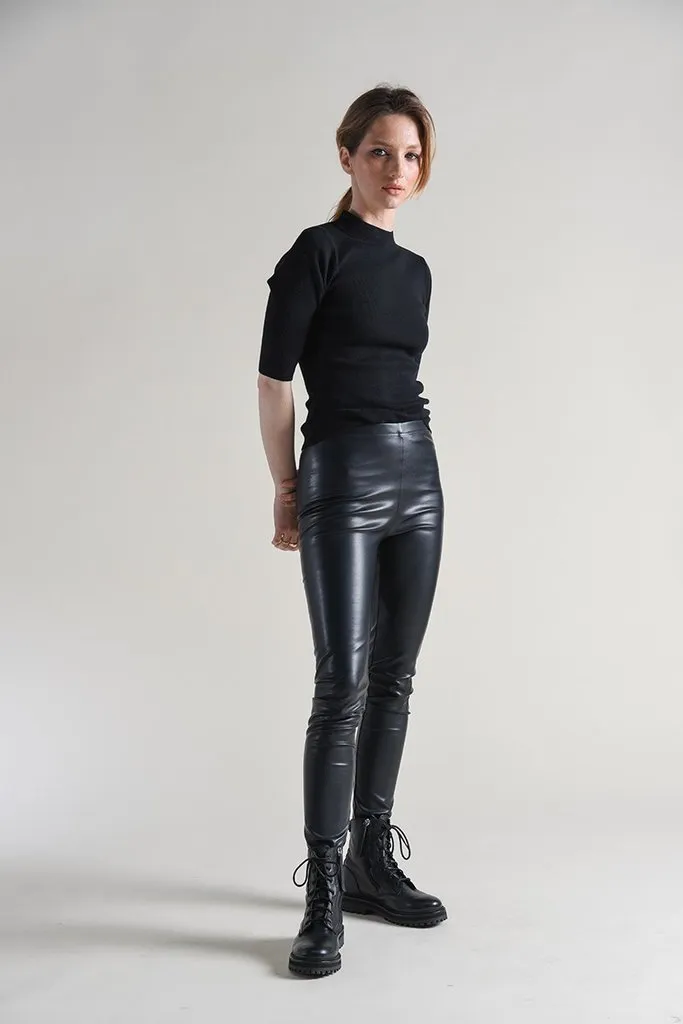 MY FAV FAUX LEATHER LEGGINGS