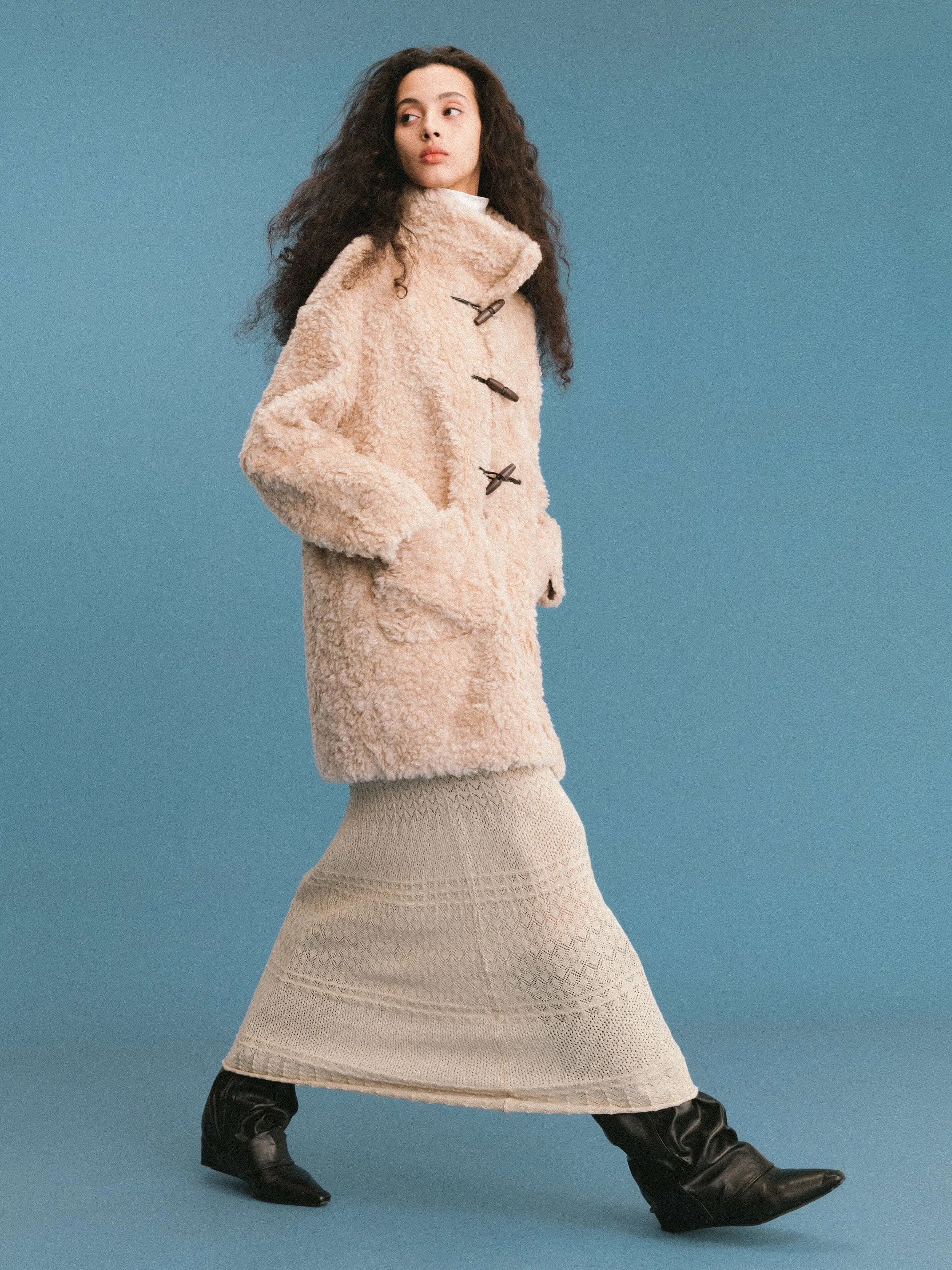 ONE BY CUBIC Hign Collar Furry 100% Wool Coat