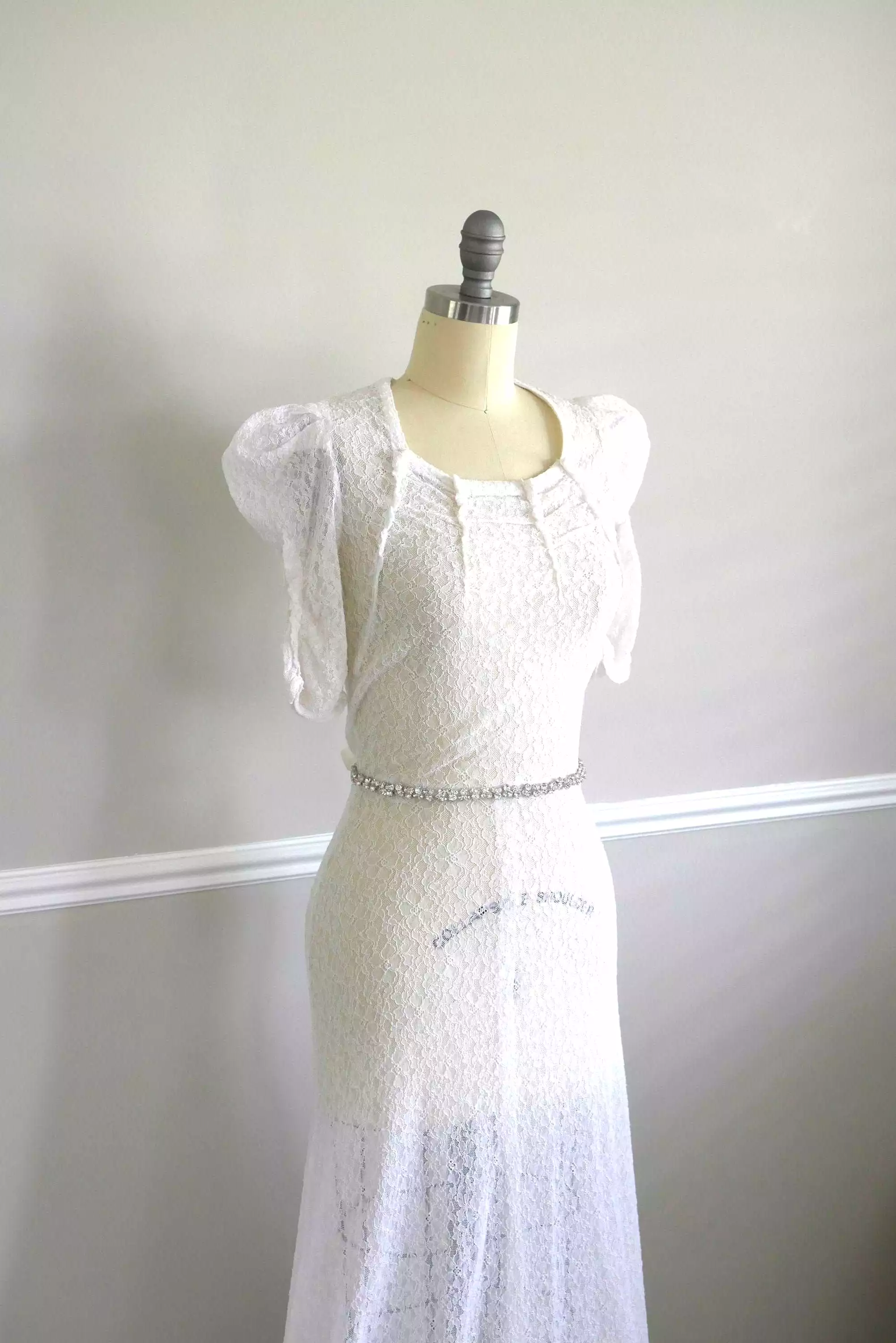 Vintage 1930s Wedding Dress / 30s white bias cut puff sleeve lace gown Size XS