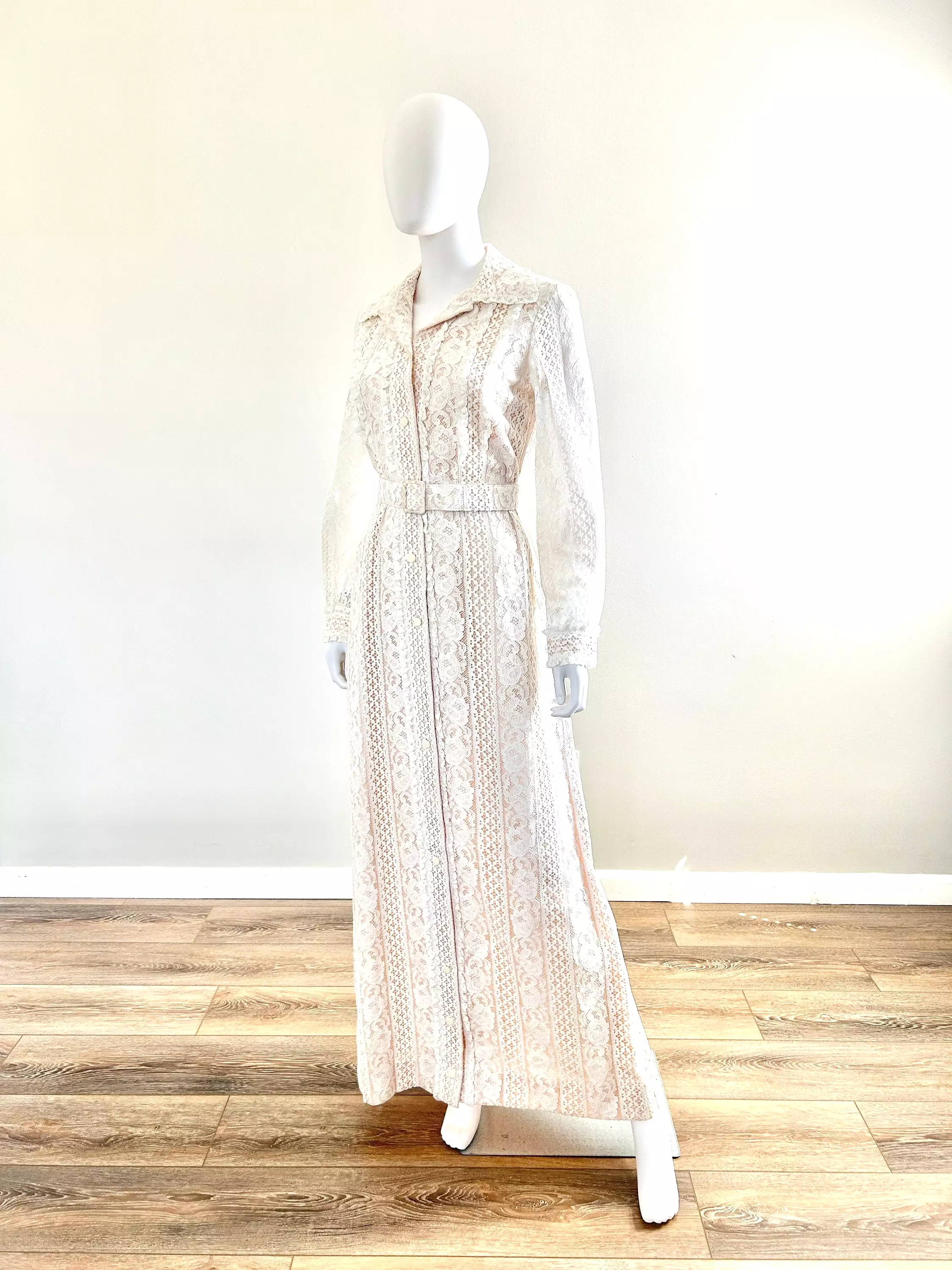 Vintage 1970s White Lace Maxi Dress /70s Retro Party Dress / Size S